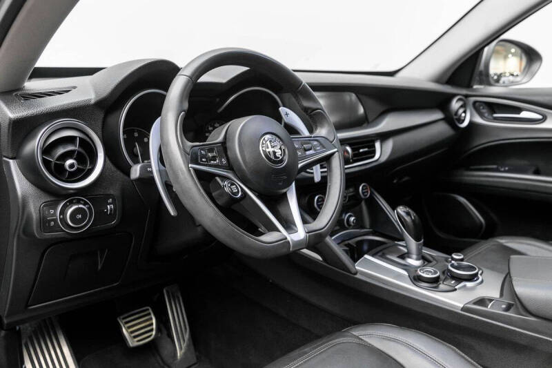 2018 Alfa Romeo Stelvio Sport