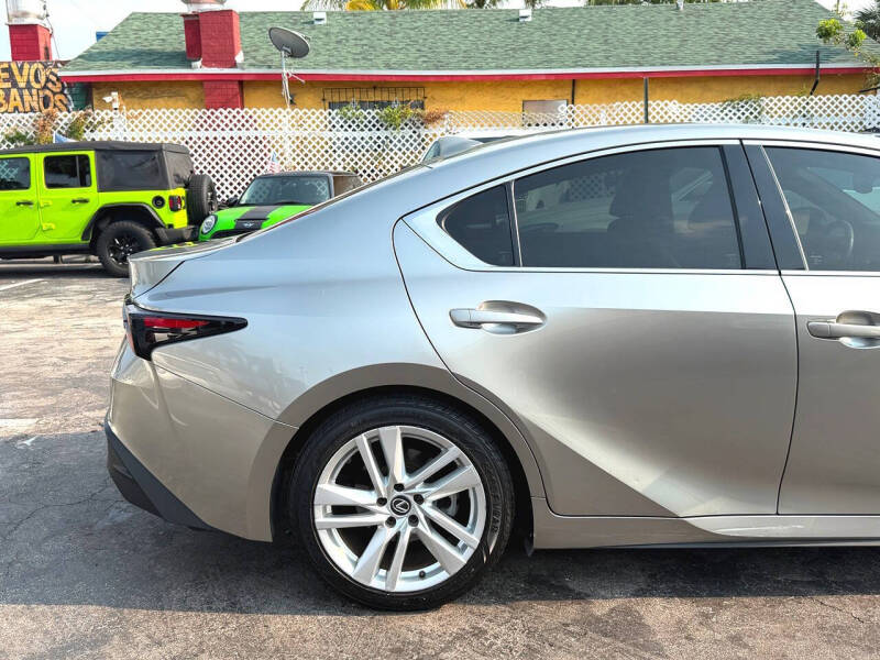 2023 Lexus IS 300
