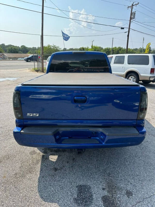 2003 Chevrolet Silverado 1500 SS photo 5