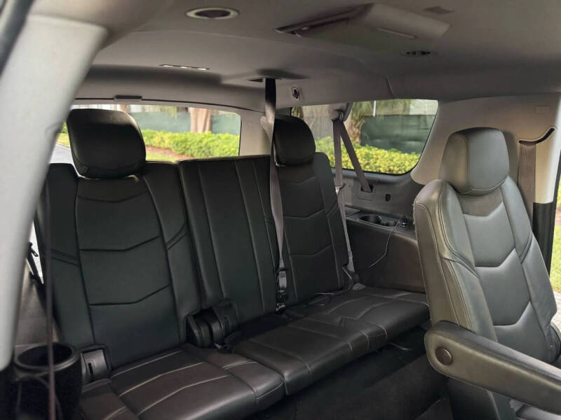 2017 Cadillac Escalade ESV Luxury