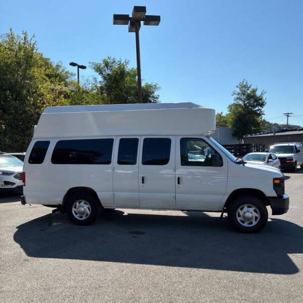 2011 Ford E-Series E-350 SD