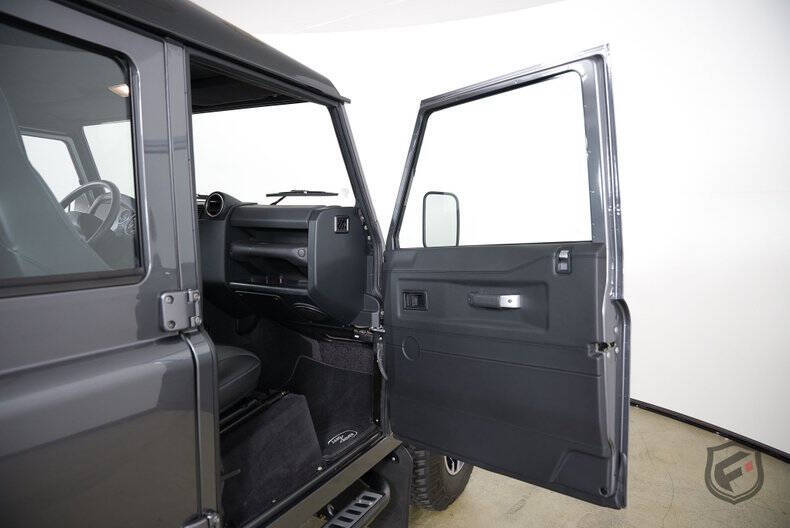 1991 Land Rover Defender