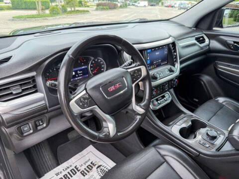 2022 GMC Acadia SLT