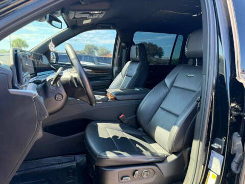 2023 Cadillac Escalade ESV Luxury