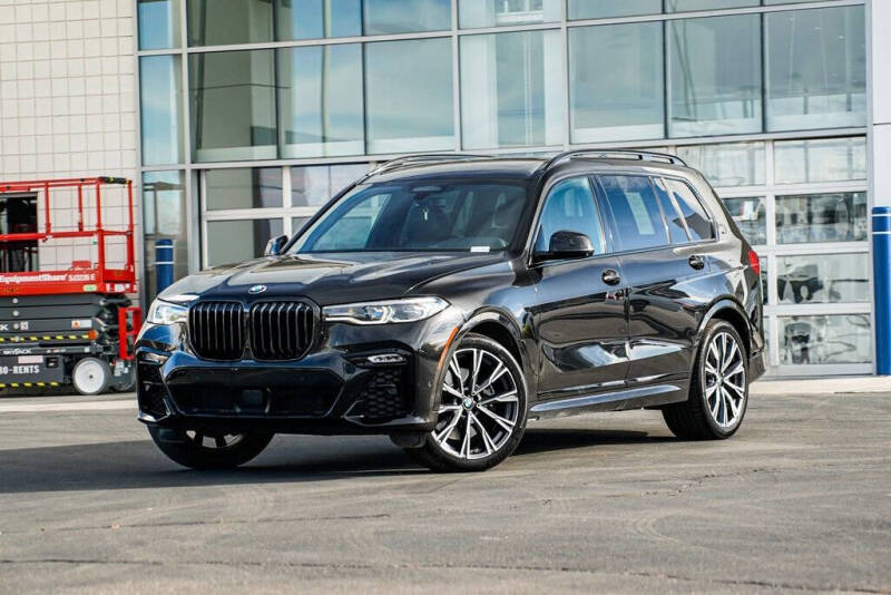 2022 BMW X7 M50i