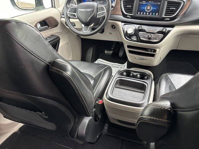 2020 Chrysler Voyager LXi