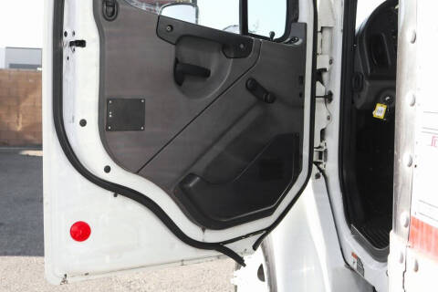 2014 Freightliner M2 106