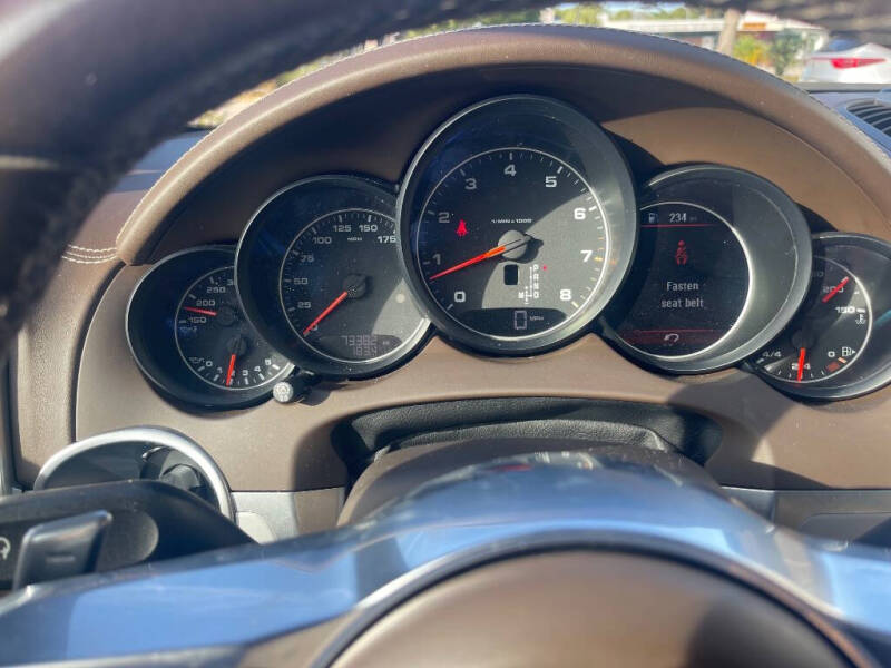 2018 Porsche Cayenne Platinum Edition