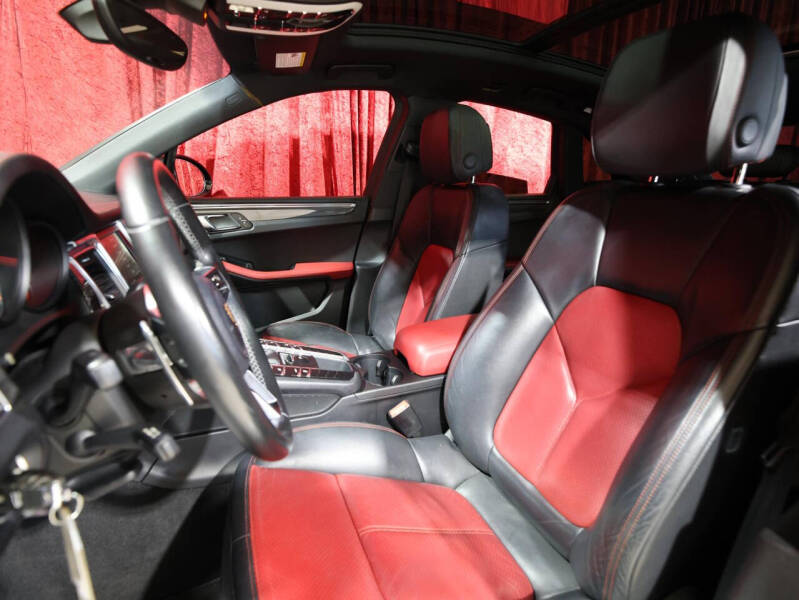 2015 Porsche Macan S