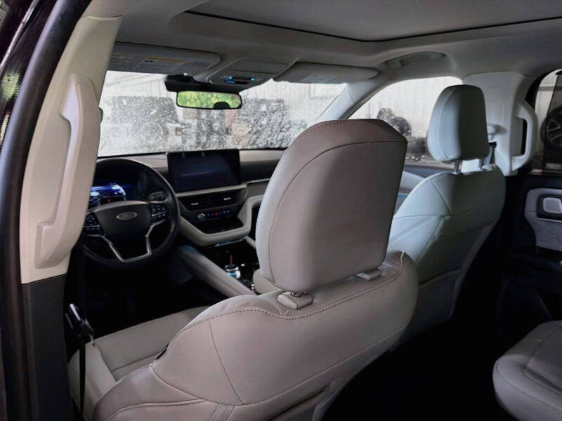 2025 Ford Explorer Platinum
