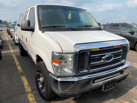 2011 Ford E-Series Wagon