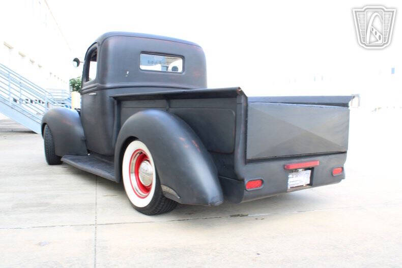 1947 Ford F-100