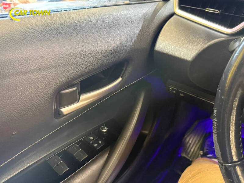 2020 Toyota Corolla Hatchback SE Nightshade Edition