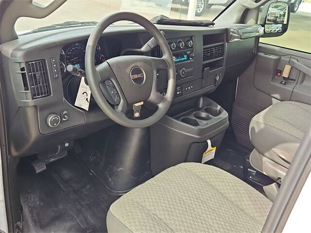 2024 GMC Savana 2500