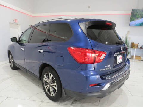 2018 Nissan Pathfinder SL