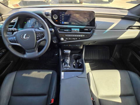 2023 Lexus ES 300h
