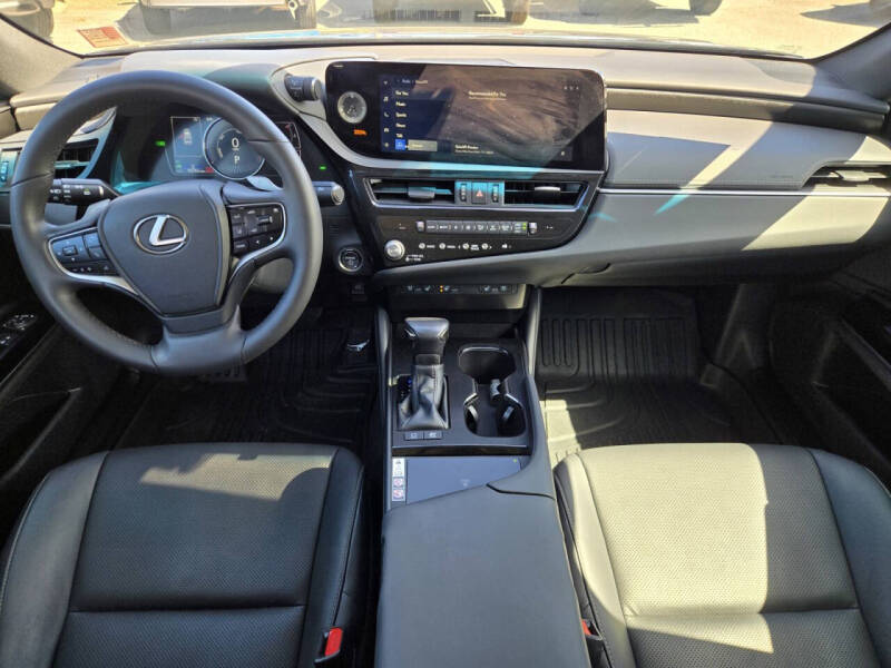 2023 Lexus ES 300h