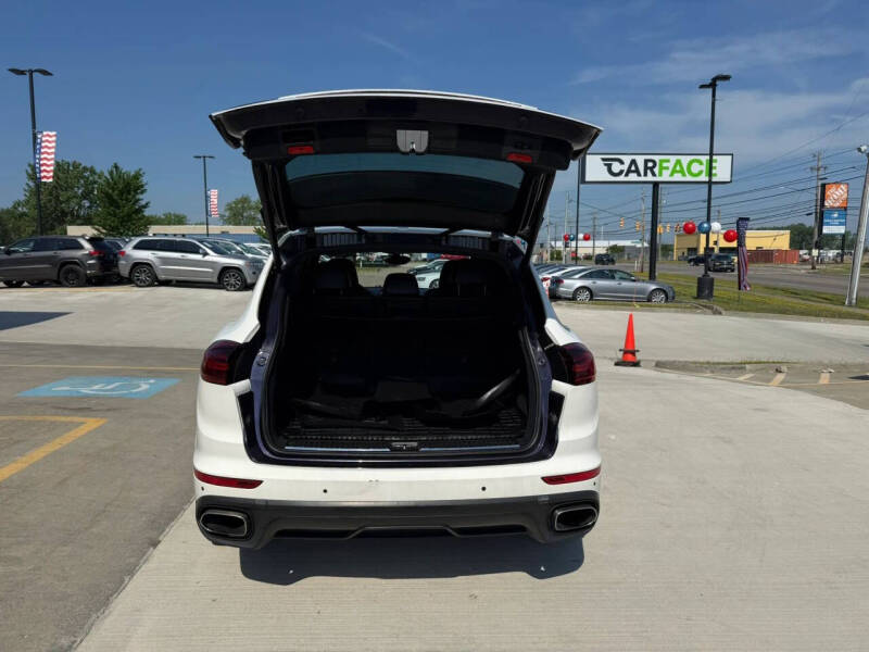 2018 Porsche Cayenne Platinum Edition