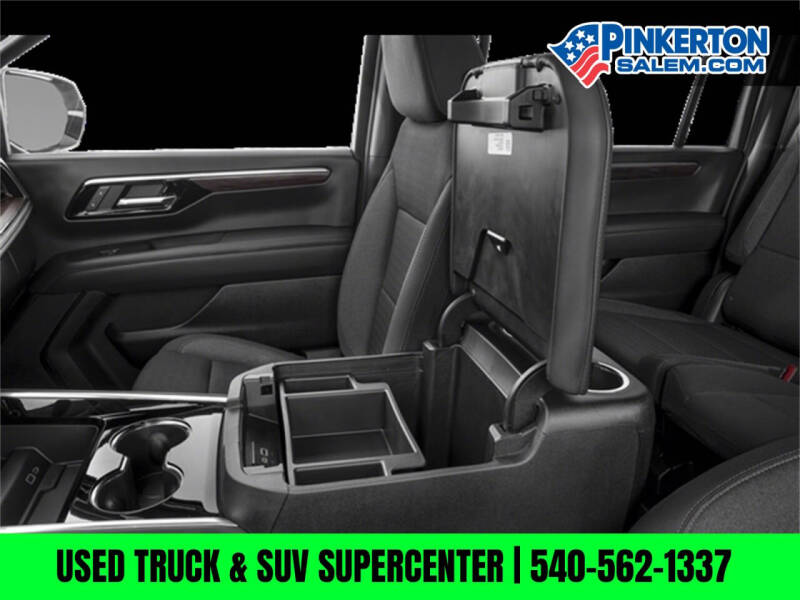 2025 Chevrolet Suburban LS