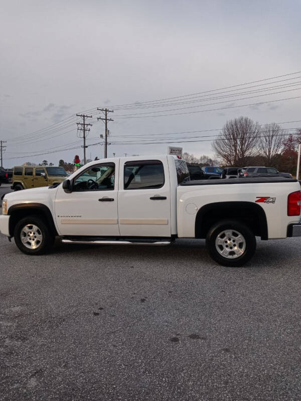 2007 Chevrolet Silverado 1500 for sale at PRESTIGE MOTORCARS INC in Anderson SC