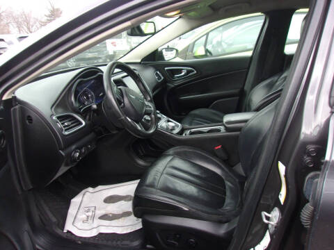 2017 Chrysler 200 Limited