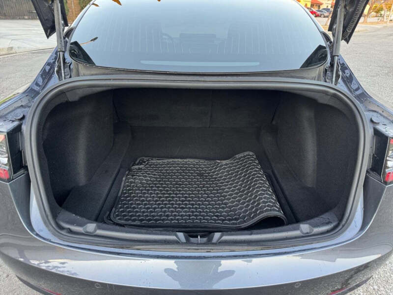 2019 Tesla Model 3 Mid Range
