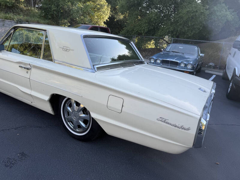 1965 Ford Thunderbird