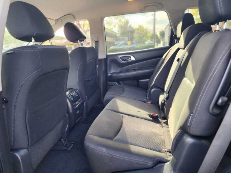 2020 Nissan Pathfinder SV