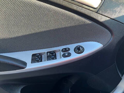 2012 Hyundai Accent GS