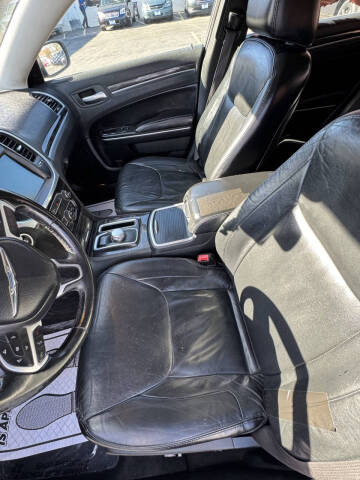 2015 Chrysler 300 Limited