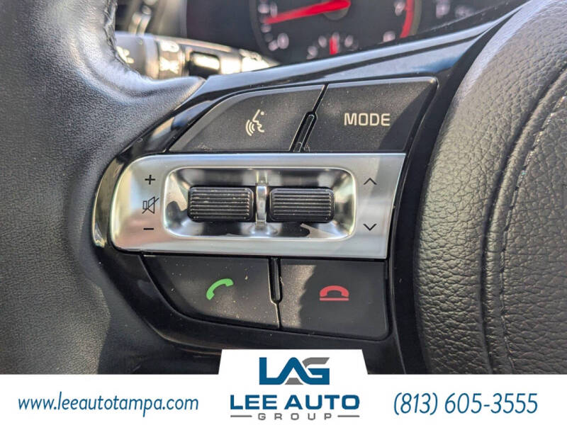 2017 Kia Cadenza Premium