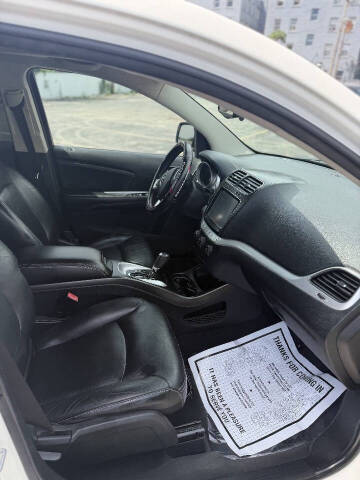 2011 Dodge Journey Lux