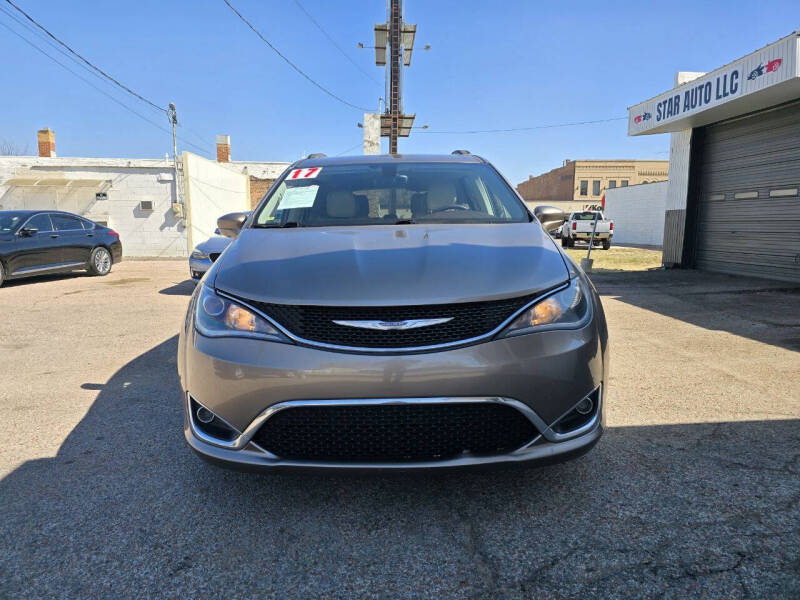 2017 Chrysler Pacifica Touring-L