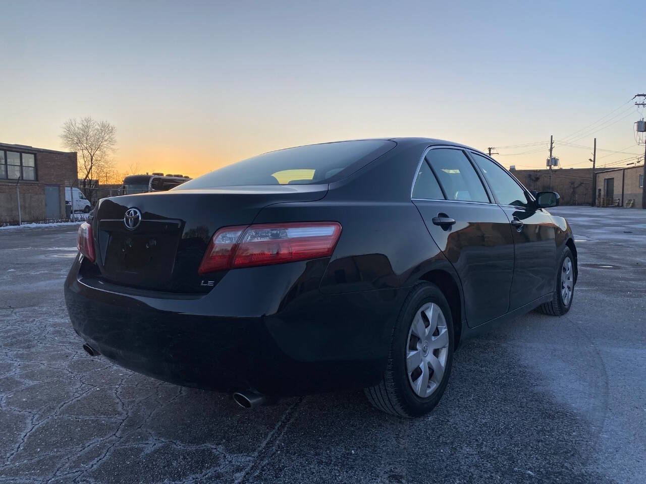 2007 Toyota Camry for sale at Ideal Cars LLC in Skokie, IL