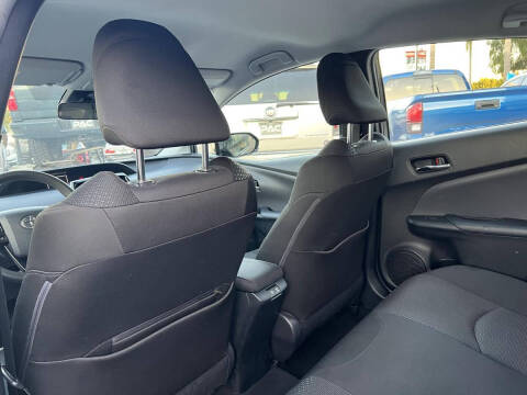 2019 Toyota Prius XLE