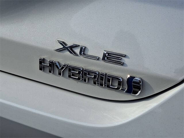 2021 Toyota Avalon Hybrid XLE