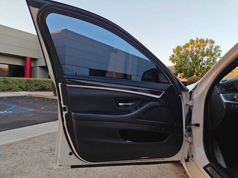 2016 BMW 5 Series 550i