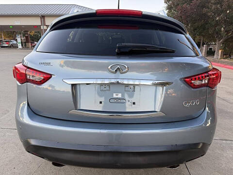 2017 Infiniti QX70