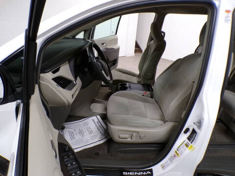 2015 Toyota Sienna LE 7-Passenger