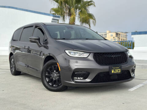 2022 Chrysler Pacifica Hybrid Touring L