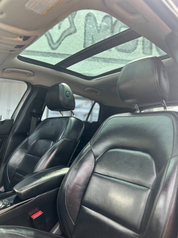 2017 Infiniti QX30 Premium