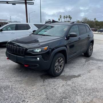2020 Jeep Cherokee for sale at FREDY USED CAR SALES in Houston TX