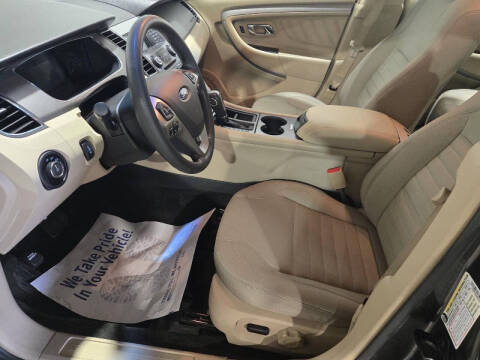 2016 Ford Taurus SE