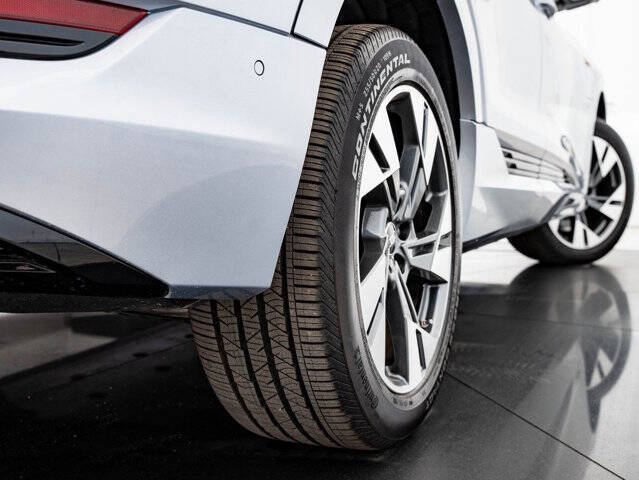 2022 Audi e-tron quattro Premium