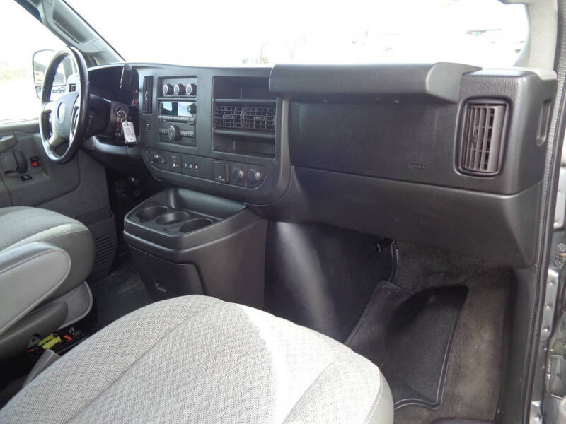 2017 Chevrolet Express LT 3500