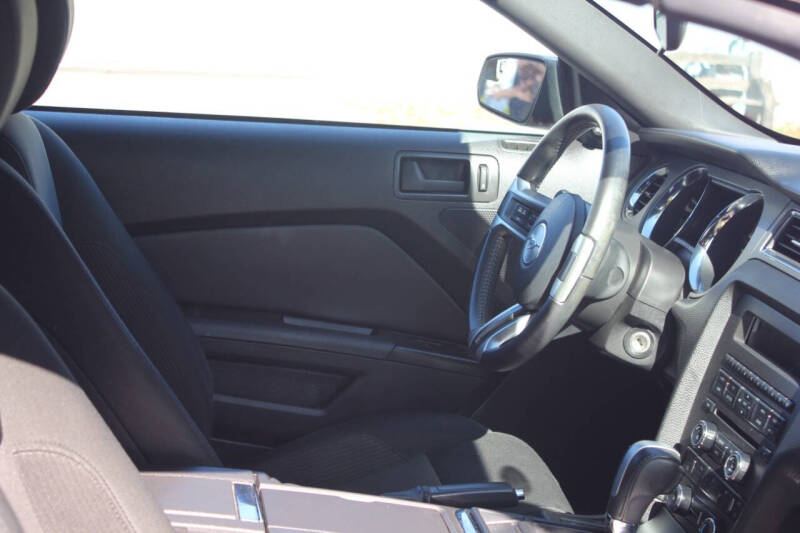 2014 Ford Mustang V6