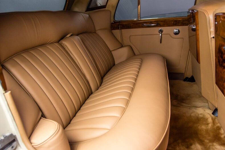 1961 Rolls-Royce SILVER CLOUD LWB
