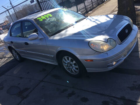 2004 Hyundai Sonata for sale at Square Business Automotive in Milwaukee WI