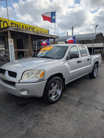 2006 Mitsubishi Raider XLS