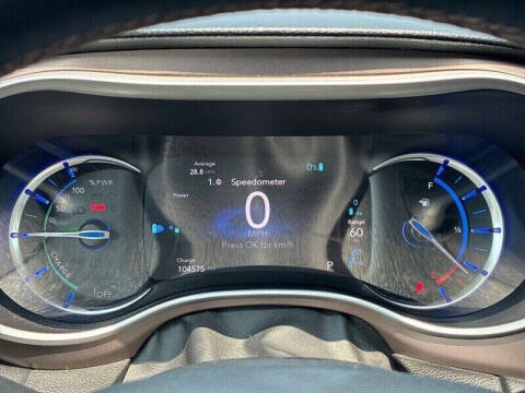 2017 Chrysler Pacifica Hybrid Premium